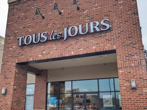 TOUS Les JOURS - Holly Springs